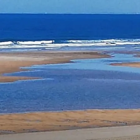 Micro Maison Et Jardin En Bord De Mer *
