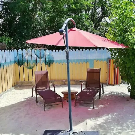 Dom wakacyjny Micro Maison Et Jardin En Bord De Mer *