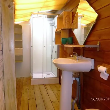 Micro Maison Et Jardin En Bord De Mer *